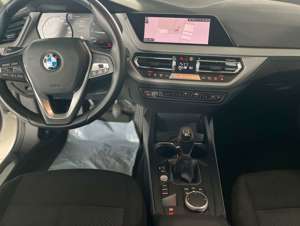 BMW 118 i LED WLAN Comfort Navi Klimaaut.2 Zonen Bild 2