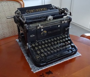 Alte Continental Schreibmaschine Bild 3