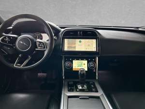Jaguar XE R-Dynamic S D200 Mild-Hybrid Meridian ACC HUD Bild 4