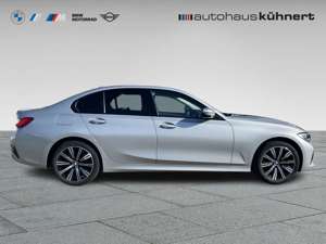 BMW 320 d xDrive Limousine Sport Line Standhzg. HiFi H-K Bild 5