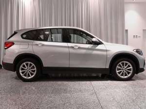 BMW X1 xDrive20i Adv. LED Pano. Adp.LED Navi Bild 2
