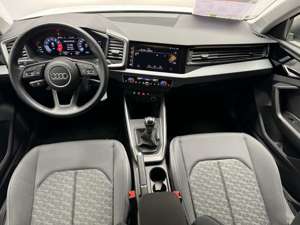 Audi A1 Sportback 25 TFSI Advanced Klima Einparkhilfe Bild 5