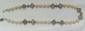 Perlencollier, Perlen in weis, gold mit den Rauchquarz Bild 4