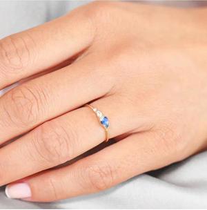  Kaufen Sie den Ring mit weißem Regenbogenmondstein online bei Goodstone Jewels Bild 3