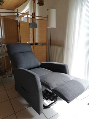 Relax Sessel mit Aufstehhilfe + Massagefunktion Bild 3