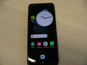 Samsung Galaxy Zflip 4 5G black 128GB Bild 2