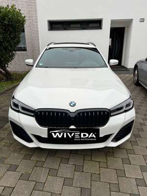 BMW 530 e Touring xDrive M Sport LED~HUD~ACC~PANO~360 Bild 2