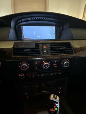 BMW 525 525i Aut. Bild 4
