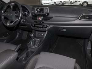 Hyundai i30 1.0 T-GDI Select KLIMA EINPARKHILFE BLUETOOTH GRA Bild 4