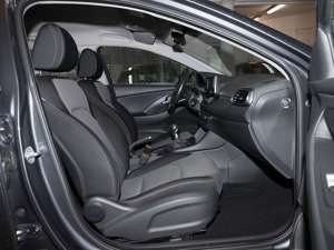 Hyundai i30 1.0 T-GDI Select KLIMA EINPARKHILFE BLUETOOTH GRA Bild 3
