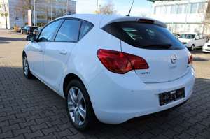 Opel Astra 1.7 CDTI SHZ,AHK,PDC. Bild 4