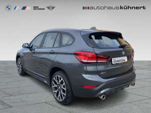 BMW X1 xDrive 20i LED AHK Navi ParkAss Sportsitz Bild 3