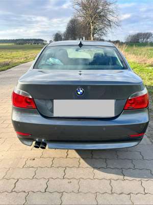 BMW 525 525iA, Navi, Ledersitze Bild 2