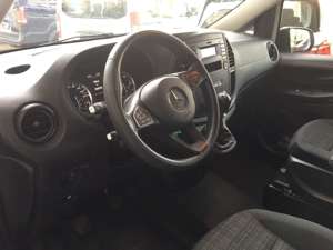 Mercedes-Benz Vito 111 CDI Pro extralang+9 Sitzer/Fond-Klima/Tempomat Bild 4