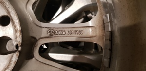 17" orig. Mercedes GLA X156 W156 Winterräder 7-8mm A1564011700 Bild 6