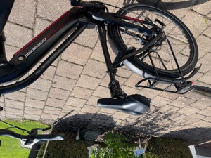 e bike Corratec Life CX ENVIOLO RH47 2020 neuwertig scharz matt rot glanz Bild 3