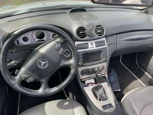 Mercedes-Benz CLK 320 CLK Cabrio 320 CDI 7G-TRONIC Avantgarde DPF Sport Bild 4