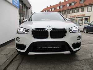 BMW X1 xDrive 18 d Sport Line + 18" + Navi + LED Bild 2