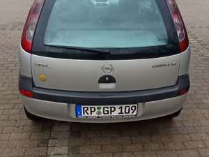 Opel Corsa 1.4 16V Sport Bild 4