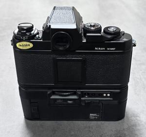  Nikon F3 mit Motor Drive MD 4 & Nikon Speedlight SB + 2 Objektive im Koffer Bild 3