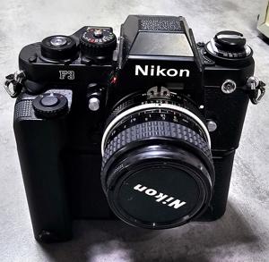  Nikon F3 mit Motor Drive MD 4 & Nikon Speedlight SB + 2 Objektive im Koffer Bild 7