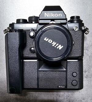  Nikon F3 mit Motor Drive MD 4 & Nikon Speedlight SB + 2 Objektive im Koffer Bild 10