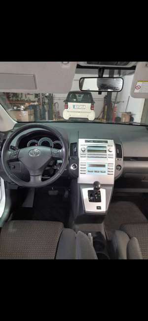 Toyota Corolla Verso 1.8  Executive  Automatik mit Alufelgen Klima Efen Bild 5
