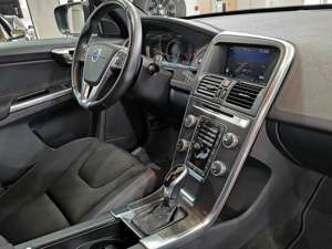Volvo XC60 Momentum+AUTOMATIK+NAV+PDC+BLUETOOTH+GARANT Bild 3