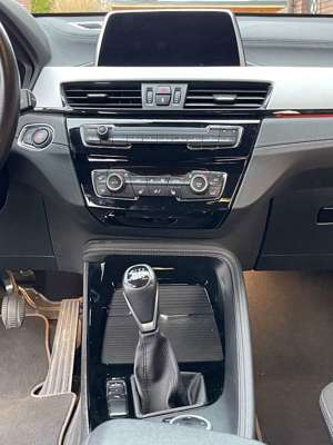 BMW X2 sDrive 18i/LED/AHK/Sportsitze/SHZ/Garantie/TÜV ne Bild 5