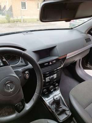 Opel Astra Astra GTC 1.9 CDTI DPF Edition Bild 9