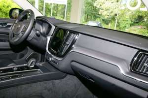 Volvo XC60 2WD Momentum Pro Mild-Hybrid, LED, Navi Bild 5