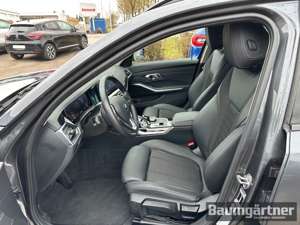 BMW 320 i Sport Line Touring Auto Klima/PDC/Sitzh Bild 5