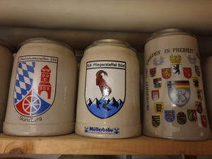 Bierkrüge, Steinkrüge, Zinndeckel, Bundeswehr,  Verbandsabzeichen  Bild 2