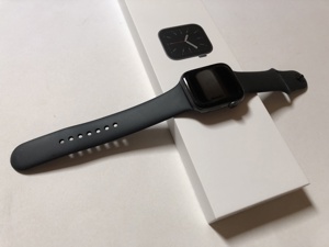 Apple Watch 5 schwarz Neuwertig Bild 1