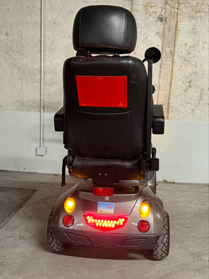 BechleVarga Krankenfahrstuhl Seniorenscooter Elektromobil    Bild 6