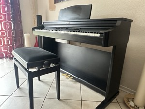 E-Piano Digitales Klavier Roland HP-2e, sehr guter Zustand mit höhenverstellbarem Klavierstuhl Bild 4