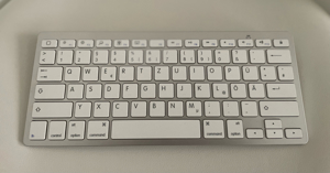 Apple Mac Mini M1 (A2348) 8Core CPU 8Core GPU + Omoton BT Keyboard OVP. Bild 9