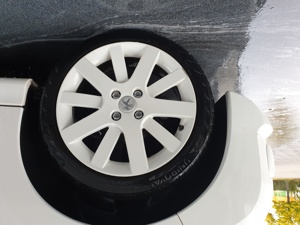 4x Sommerreifen auf weißlackierten Alufelgen für Peugeot 207cc Cabrio Bild 2