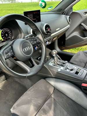 Audi A3 1.4 TFSI DSG ACC PDC Panorama Sportsitze Bild 4