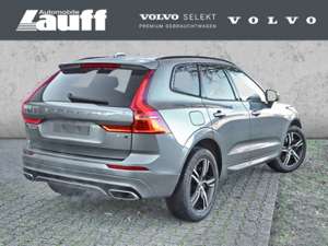 Volvo XC60 B4 AWD R-Design PANO ACC AHK BLIS LED Bild 2