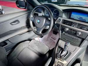BMW 320 d Cabrio M Paket Automatik NaviProf KeylesGo Bild 3