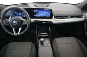BMW iX1 xDrive30 AHK/Glasdach/360°/DAB+ AHK/Glasdach/360°/ Bild 3