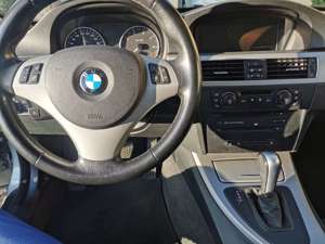 BMW 320 320i Aut. Bild 3