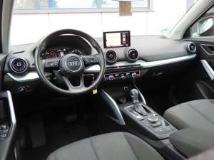 Audi Q2 1.6 TDI S tronic Pano BangOlufsen Side ACC Bild 2