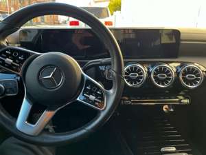 Mercedes-Benz CLA 200 7G-DCT Bild 4