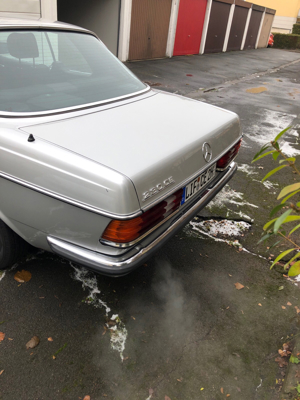 Mercedes Benz W123. 230CE