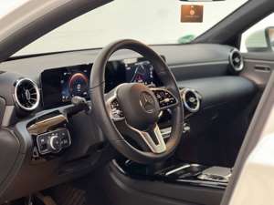 Mercedes-Benz A 180 A -Klasse A 180 d/DISTRONIC/KAM/LED/SIDE Bild 10