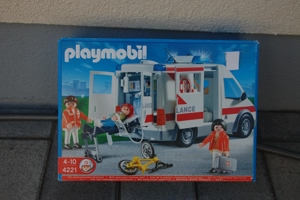 playmobil Krankenwagen Rettungstransporter, für Kinder von 4 bis 10 Jahren
