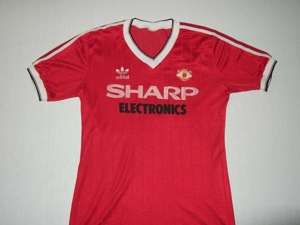 Manchester United 198283 Match Worn Number 4 Adidas Red Home Football Shirt SS Bild 1