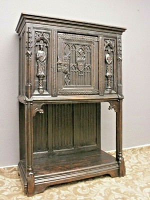 Antiker neogotischer Stollenschrank - Figuren Kabinettschrank - 19.Jh. Bild 4
